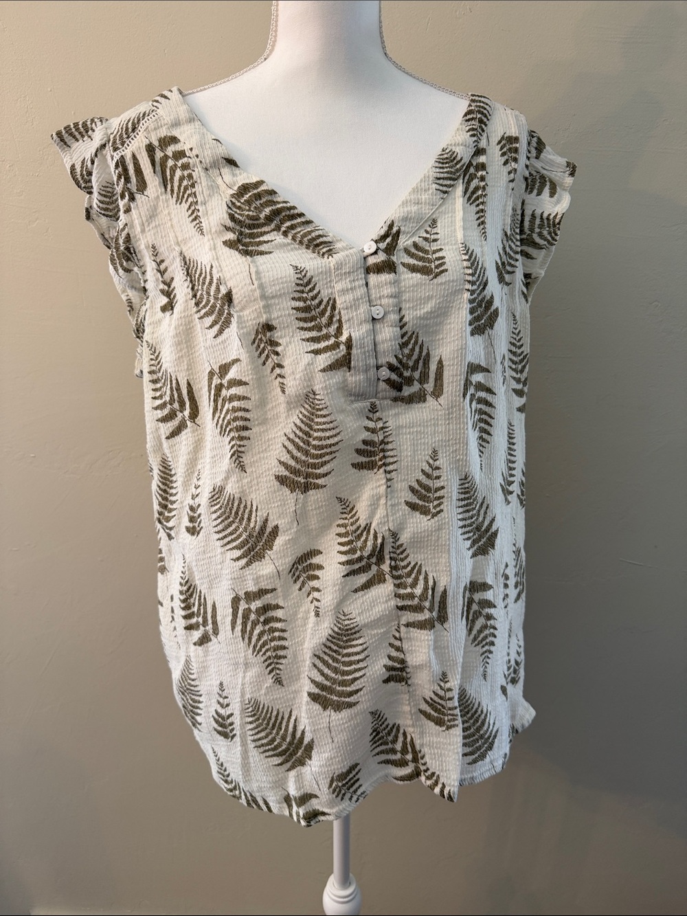 Lane Bryant Women's 18/20 Leaf Design Shirt